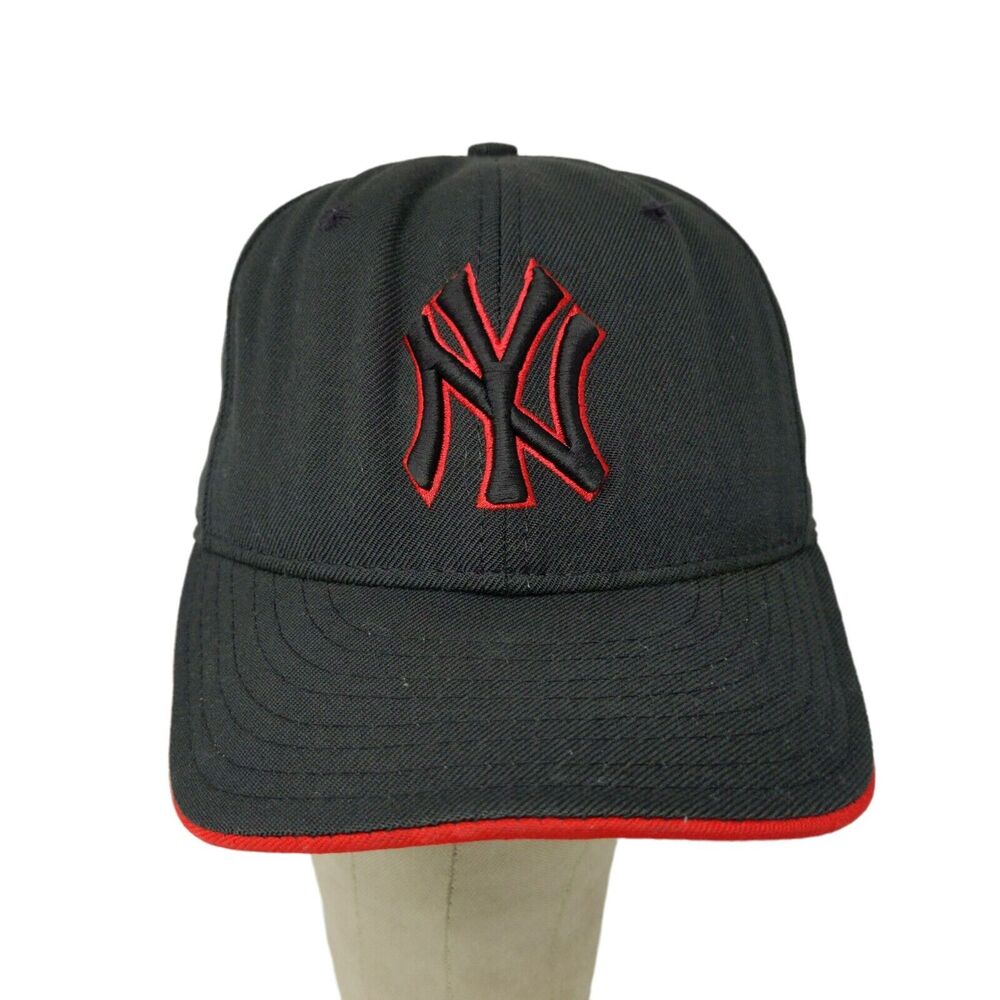 New Era 59Fifty MLB New York Yankees Black Red Baseball Cap Hat Size 7 1/8 Logo